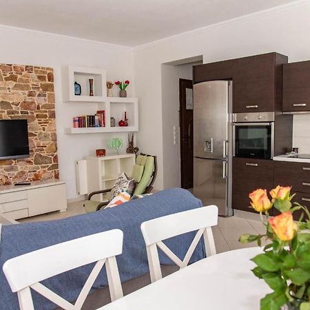 Lydia'S Apartments Mármaron Екстериор снимка