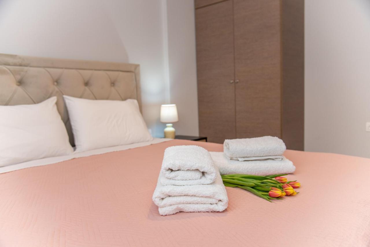 Lydia'S Apartments Mármaron Екстериор снимка