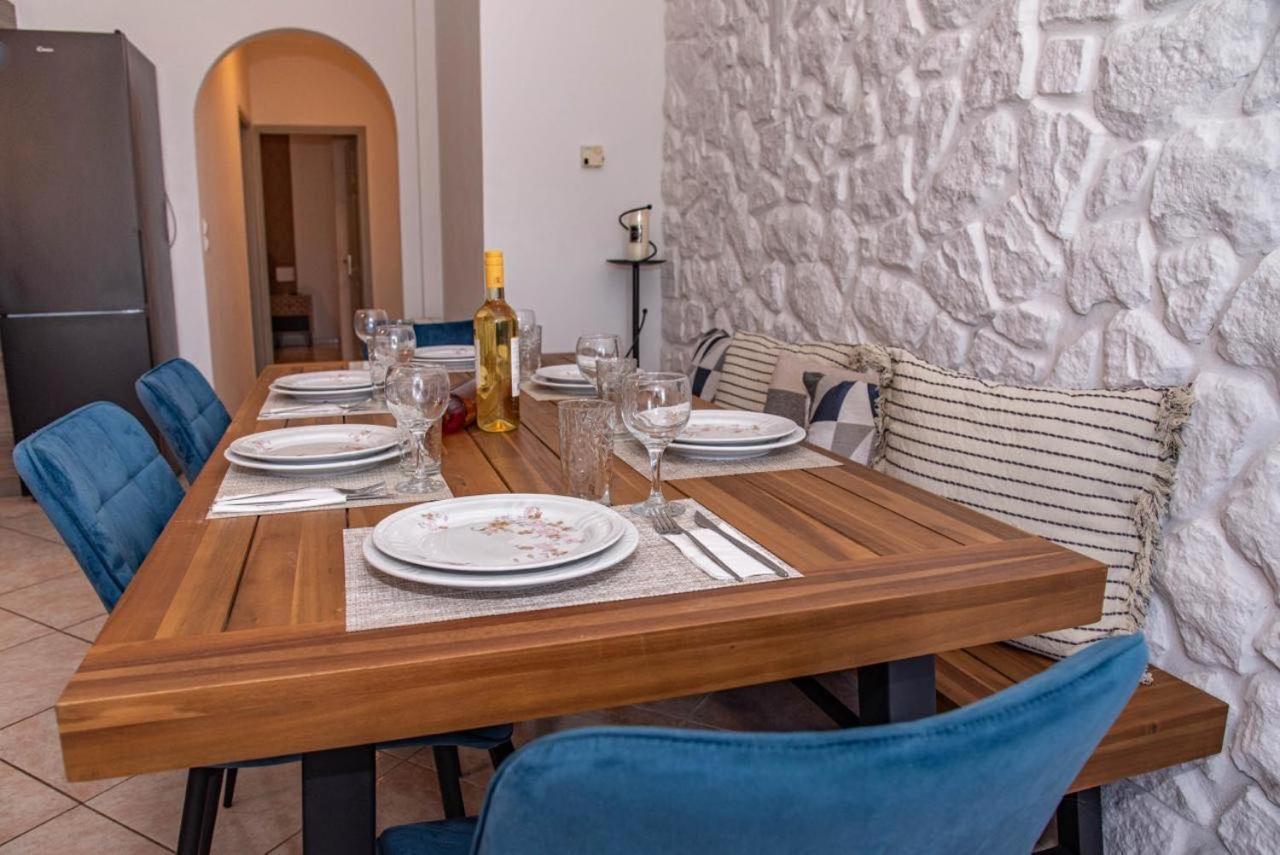 Lydia'S Apartments Mármaron Екстериор снимка